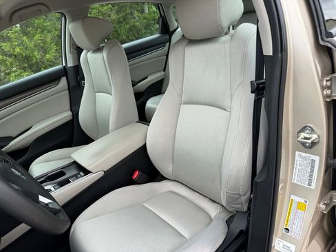 Used 2019 Honda Accord LX image 14