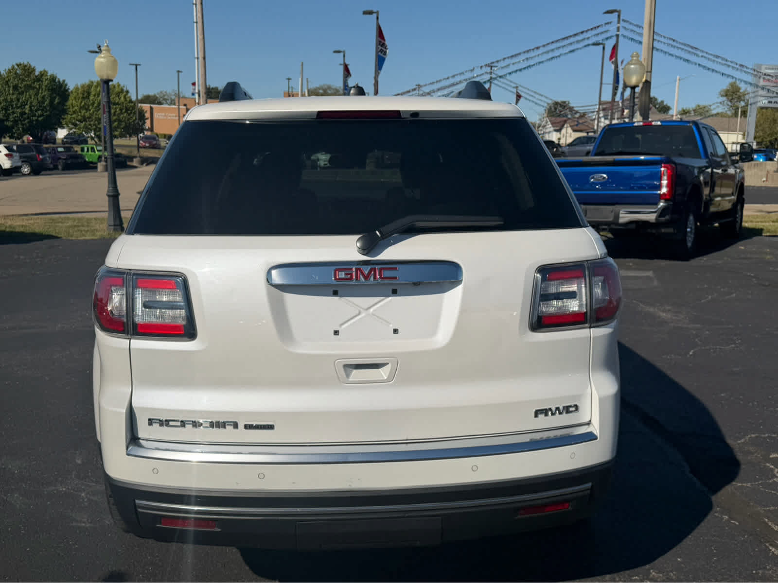 Used 2017 GMC Acadia Limited SLT AWD/4WD image 5