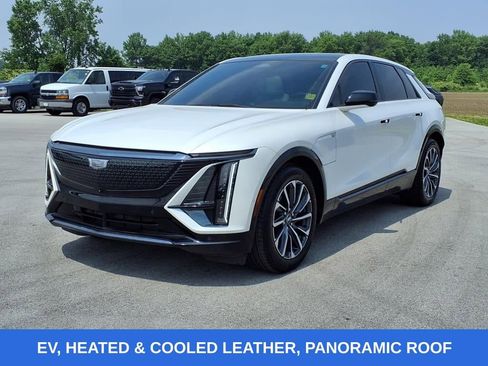 Used 2024 Cadillac Lyriq Sport image 3