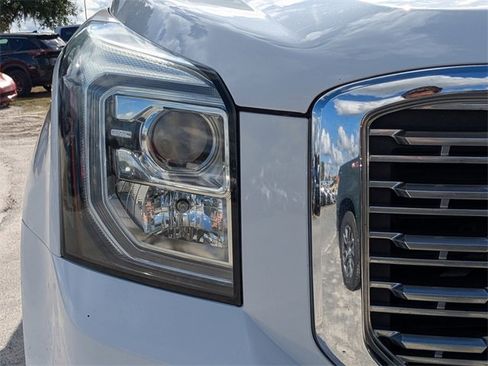 Used 2020 GMC Yukon Denali w/ Enhanced Security Package image 10