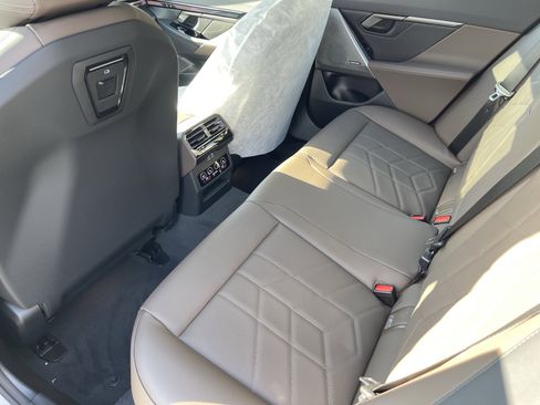 New 2026 BMW i5 eDrive40 w/ Premium Package image 15