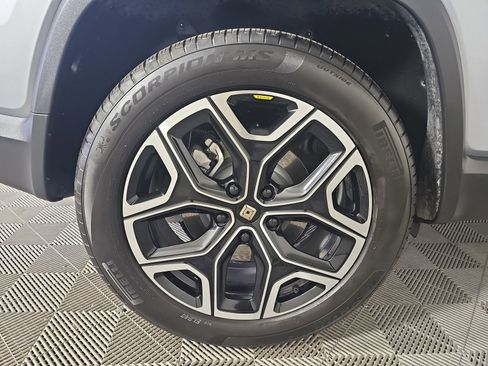 Used 2025 Rivian R1S Adventure image 11