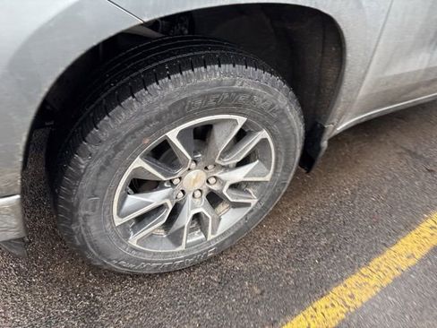 Used 2023 Chevrolet Silverado 1500 LT image 9