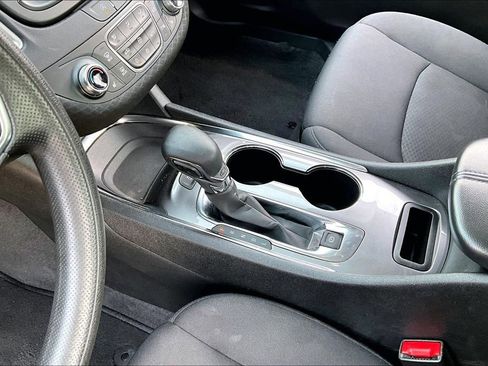 Used 2024 Chevrolet Malibu LT image 14