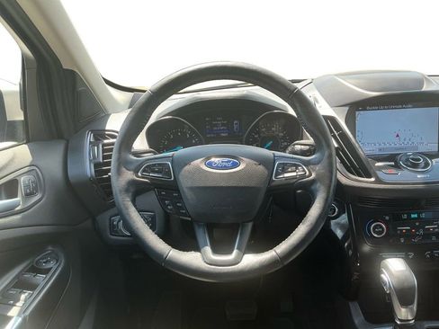 Certified 2019 Ford Escape Titanium FWD image 18