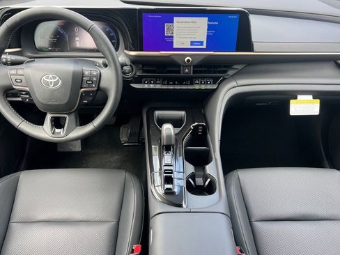 New 2026 Toyota Crown Signia image 4