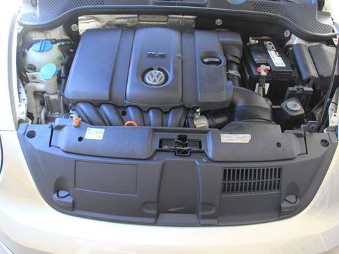 Used 2012 Volkswagen Beetle 2.5 image 21