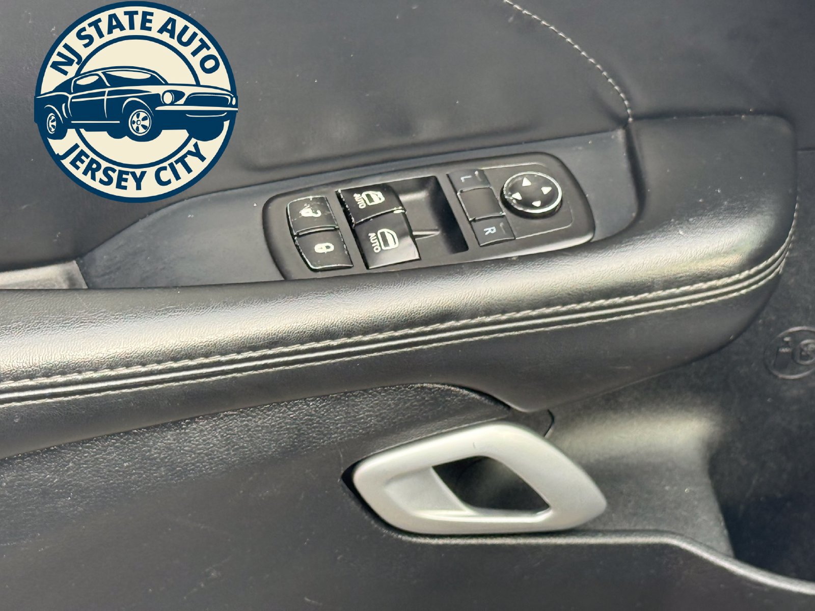 Used 2015 Dodge Challenger SXT Plus RWD image 25