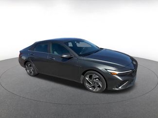 Used 2025 Hyundai Elantra Limited video 2