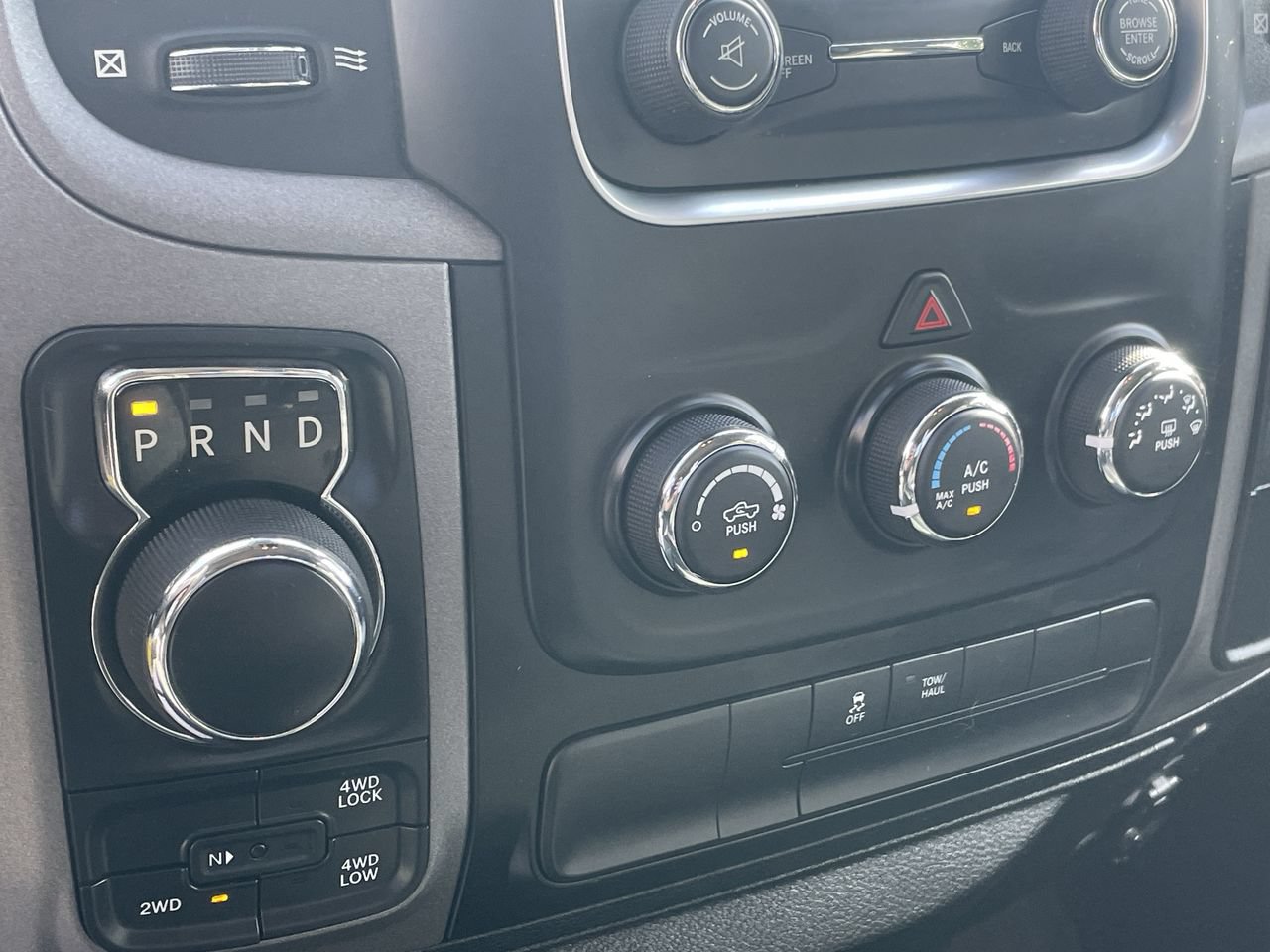 Used 2018 RAM 1500 Express AWD/4WD image 34