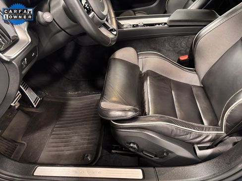 Used 2021 Volvo S60 T6 R-Design image 11