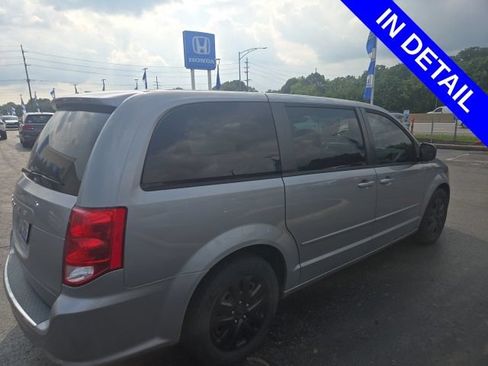 Used 2014 Dodge Grand Caravan SE w/ Quick Order Package 29E SE FWD image 4