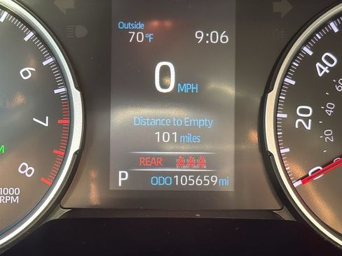 Used 2021 Toyota RAV4 XLE AWD/4WD image 21