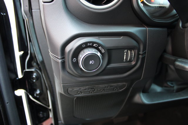 New 2026 Jeep Wrangler Unlimited Sahara AWD/4WD image 18