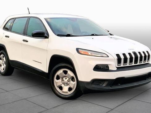 Used 2014 Jeep Cherokee Sport FWD image 3