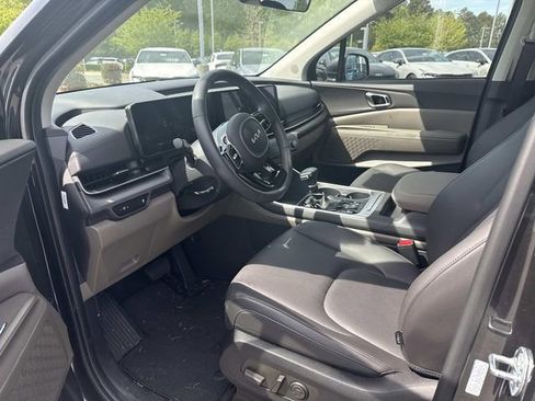 Certified 2026 Kia Carnival EX image 3