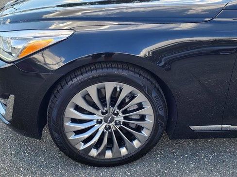 Used 2018 Genesis G90 5.0 Ultimate RWD image 9