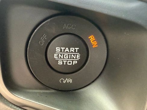 Certified 2025 Jeep Gladiator Rubicon AWD/4WD image 19