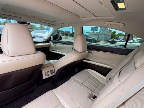 Used 2018 Lexus ES 350 w/ Luxury Package w/Wood Trim FWD image 6