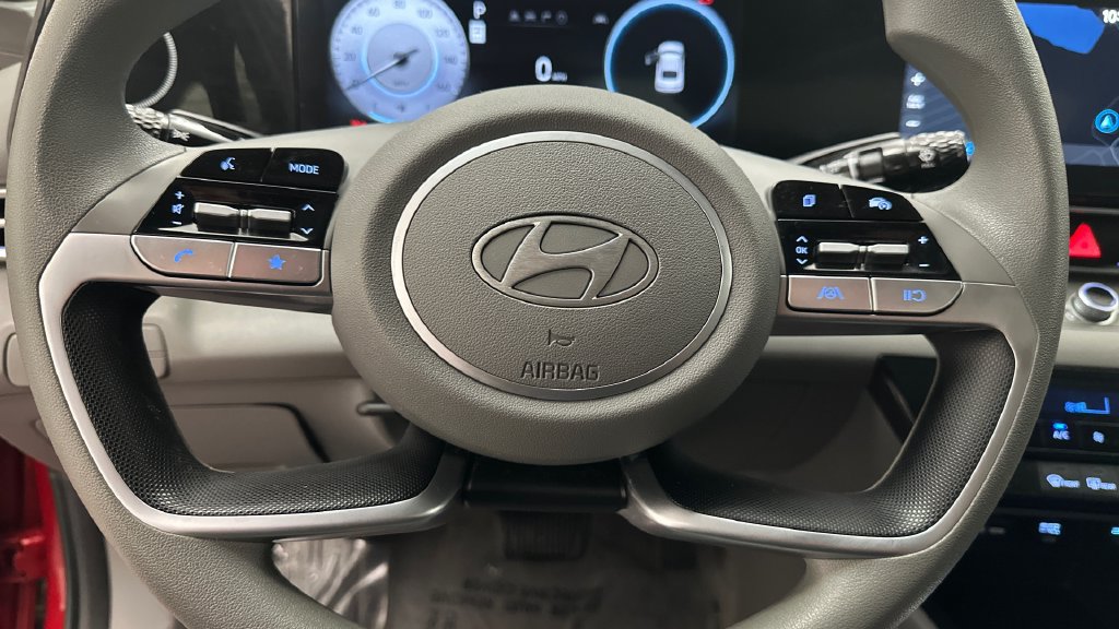 Used 2024 Hyundai Elantra SEL FWD image 15