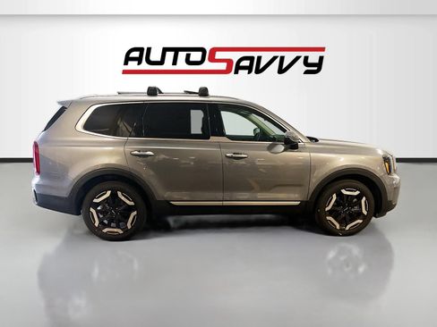 Used 2025 Kia Telluride S AWD/4WD image 8
