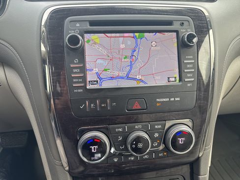 Used 2017 Buick Enclave Leather image 12