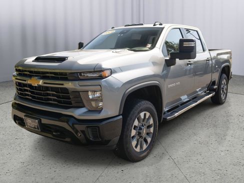 Used 2024 Chevrolet Silverado 2500 Custom w/ Custom Value Package AWD/4WD image 13
