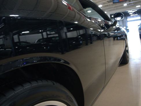 Used 2014 Dodge Challenger SRT8 w/ Harman/Kardon Audio Group image 26