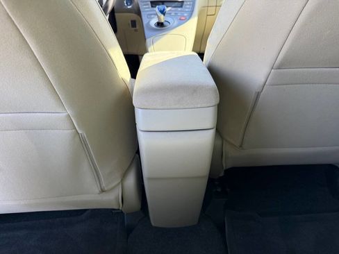 Used 2013 Toyota Prius image 24