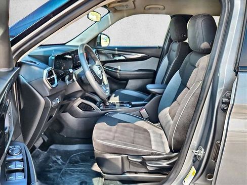 Used 2024 Chevrolet TrailBlazer LT AWD/4WD image 21