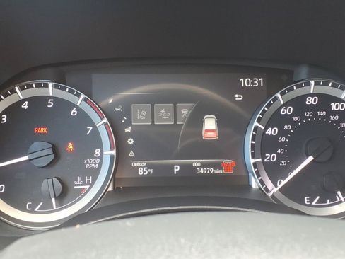 Used 2024 Toyota Highlander LE AWD/4WD image 19