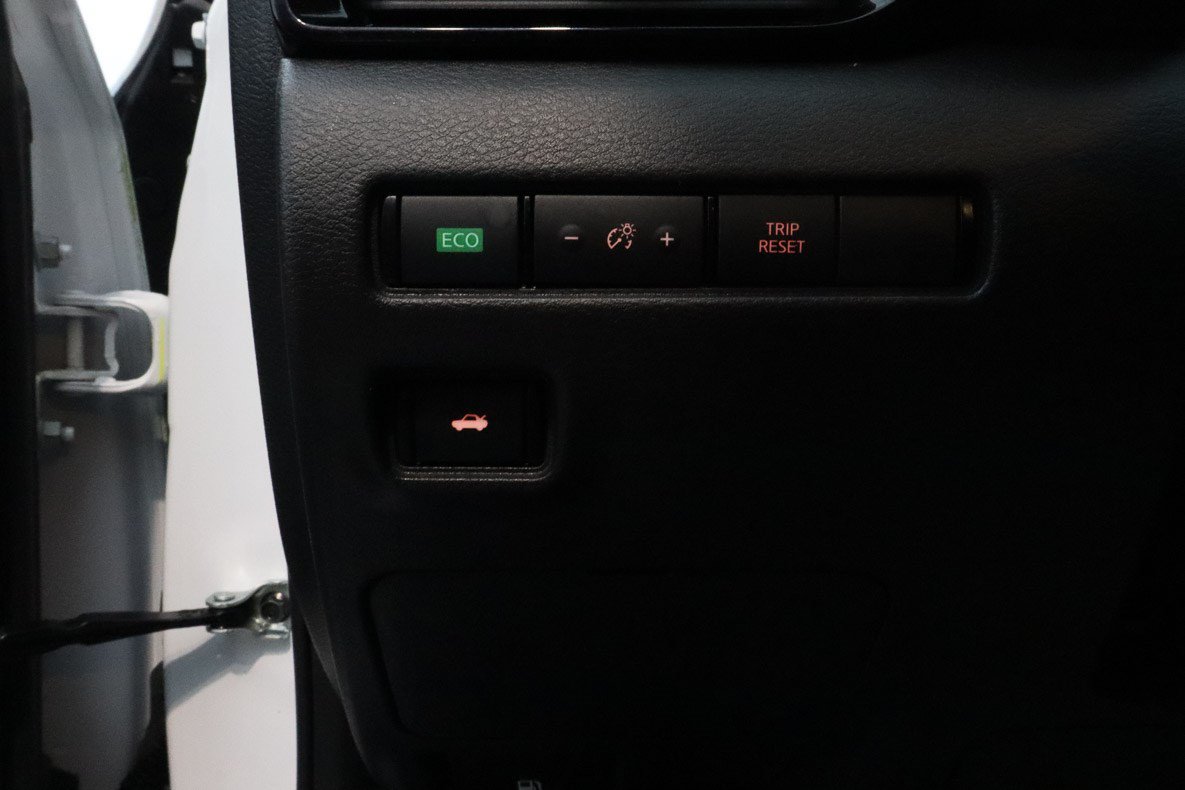 Used 2025 Nissan Sentra SV FWD image 15