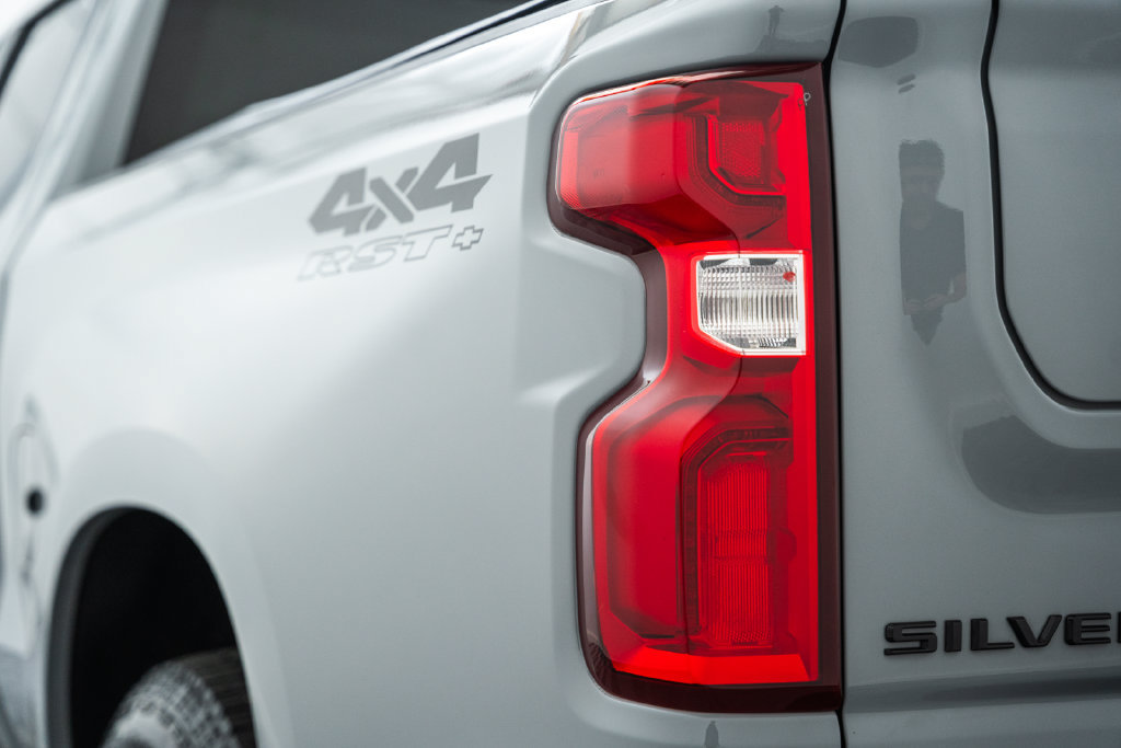 Used 2024 Chevrolet Silverado 1500 RST w/ Z71 Off-Road Package AWD/4WD image 8