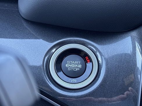 Used 2023 Jeep Grand Cherokee Altitude image 27