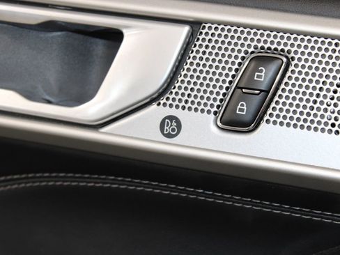 Used 2023 Ford Explorer Limited image 27