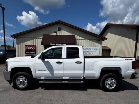 Used 2015 Chevrolet Silverado 2500 W/T w/ WT Convenience Package AWD/4WD image 2