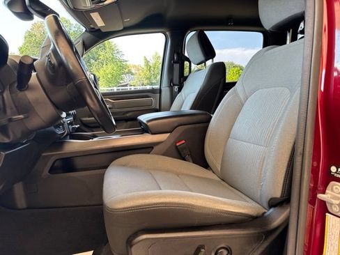 Used 2022 RAM 1500 Big Horn AWD/4WD image 3