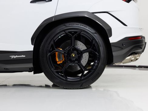 Used 2024 Lamborghini Urus Performante AWD/4WD image 10