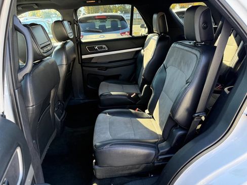 Used 2017 Ford Explorer XLT w/ Equipment Group 202A image 12