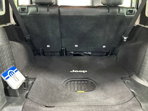 Used 2017 Jeep Wrangler Unlimited Rubicon AWD/4WD image 20
