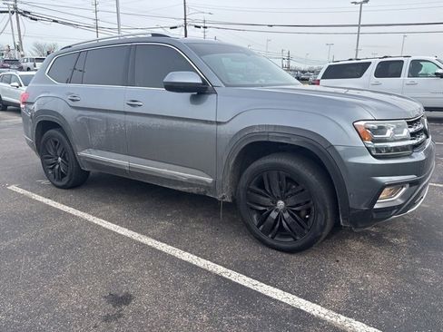 Used 2019 Volkswagen Atlas SEL Premium image 2