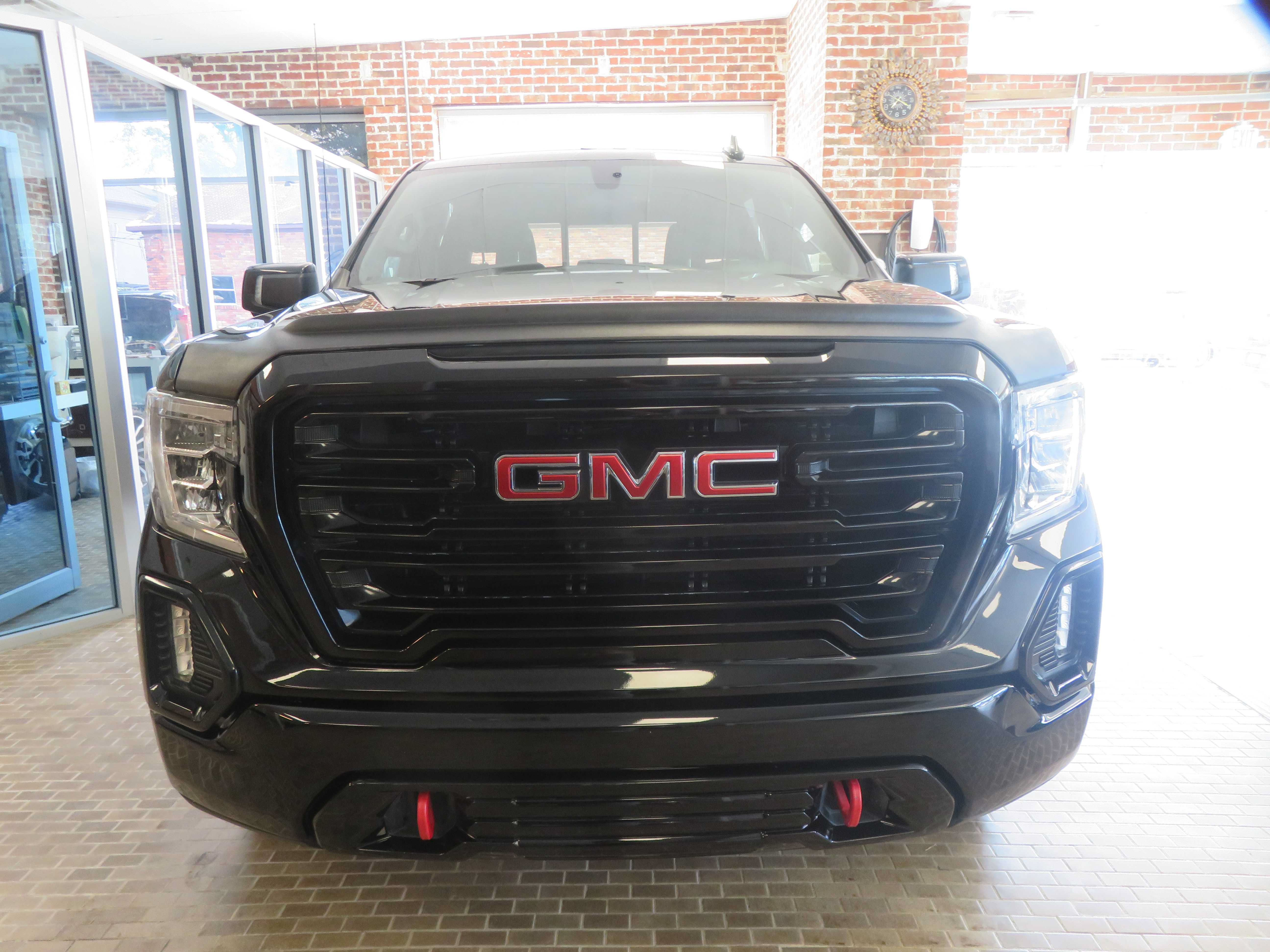 Used 2022 GMC Sierra 1500 AT4 w/ AT4 Preferred Package AWD/4WD image 2