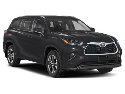 Used 2024 Toyota Highlander XLE AWD/4WD image 7