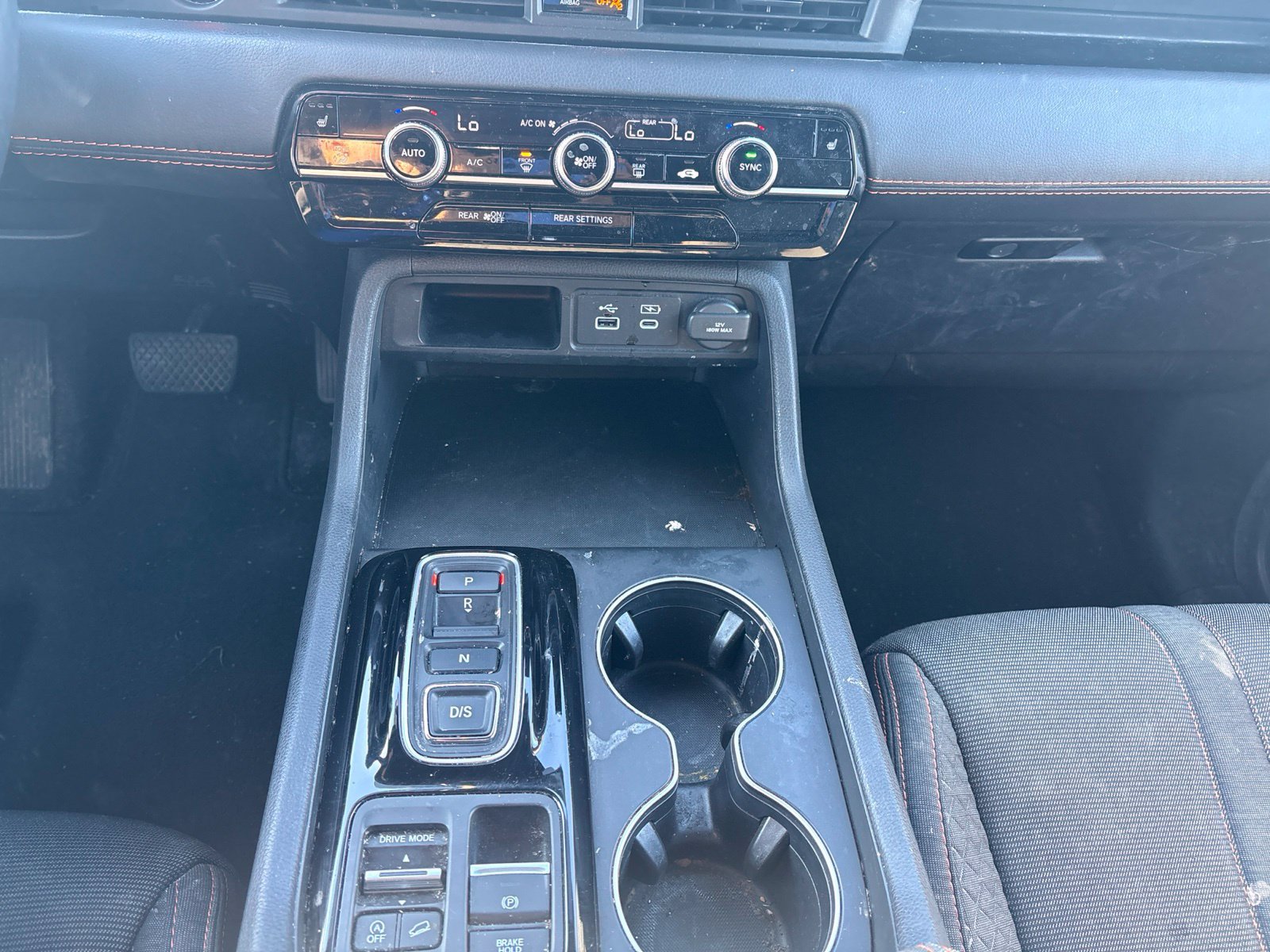 Used 2025 Honda Pilot Sport image 14