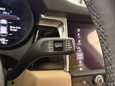 Certified 2025 Porsche Macan image 52