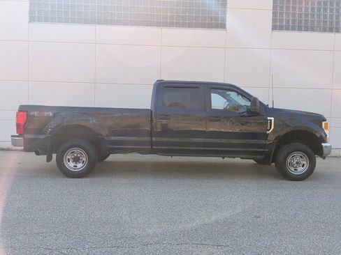 Used 2022 Ford F250 XL w/ Power Equipment Group image 5