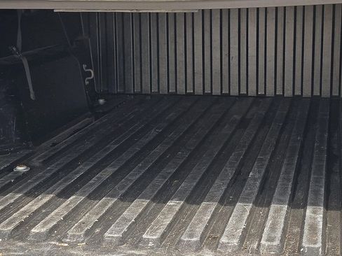 Used 2018 Toyota Tacoma SR image 9