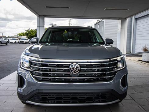 New 2026 Volkswagen Atlas SE FWD image 8