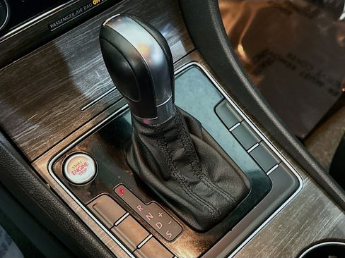 Used 2016 Volkswagen Passat 1.8T SE w/ Lighting Package image 20