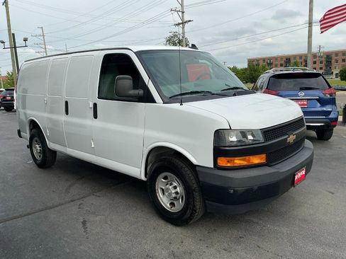 Used 2019 Chevrolet Express 2500 w/ Communications Package RWD image 3
